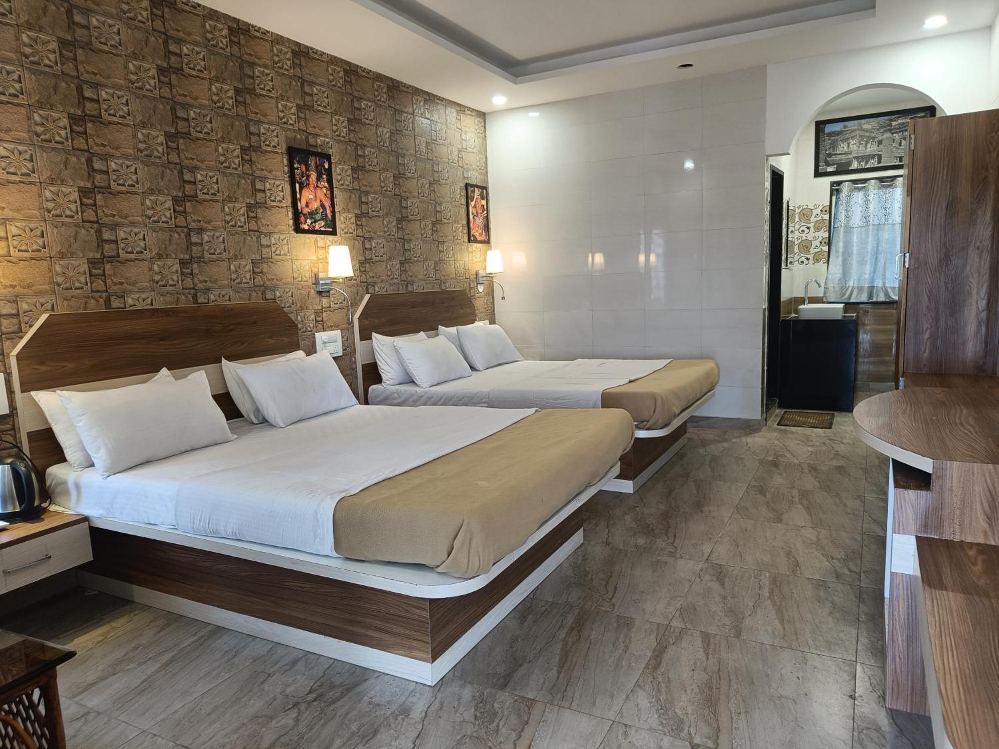 Ellora Heritage Resort Buitenkant foto